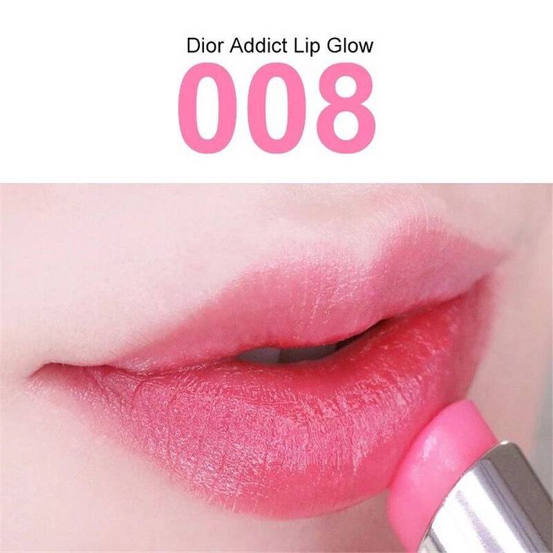 Màu sắc trong trẻo nhẹ nhàng cùng hương thơm ngọt ngào dễ chịu Son dưỡng Dior màu 008