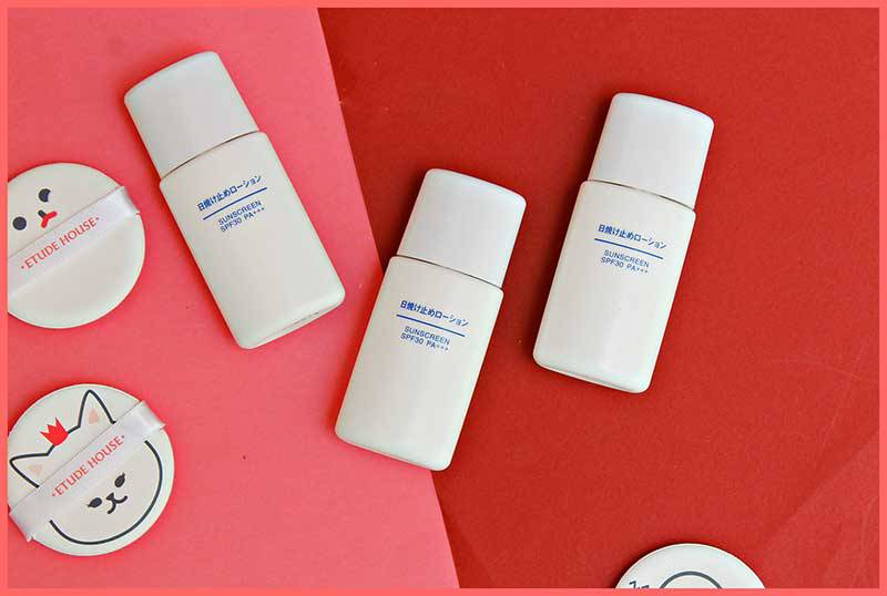 Muji Suncreen SPF 30 PA +++ là kem chống nắng vật lý lai hóa học có chứa các thành phần từ thiên nhiên Kem chống nắng Muji Suncreen SPF 30 PA +++