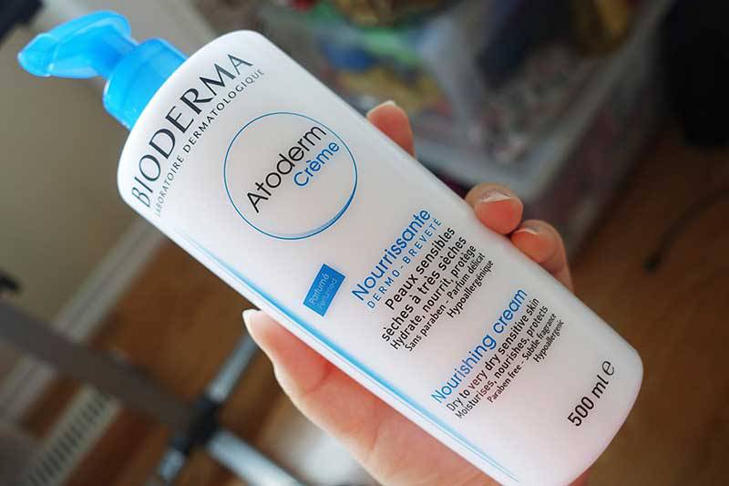 Dưỡng ẩm toàn thân Bioderma thuộc dòng Atoderm: chuyên chăm sóc da khô, da dễ bị đỏ & kích ứng Dưỡng ẩm toàn thân Bioderma