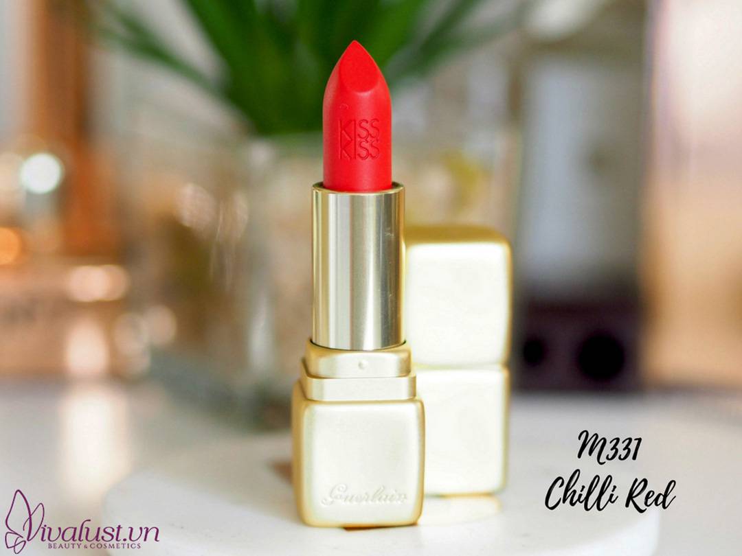 Sắc Đỏ Cam hiện đại và thời thượng không thể chối từ của thỏi son Guerlain KissKiss Matte màu M331 Chili Red Son-Guerlain-Kiss-Kiss-Matte-mau-M331-Chili-Red-Vivalust.vn-4-.jpg